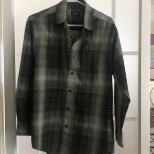 Haggar Button-Down men’s small